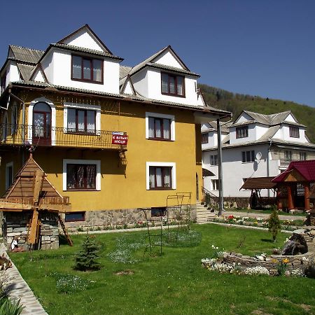 Guest House U Myrona Jaremtsje Buitenkant foto
