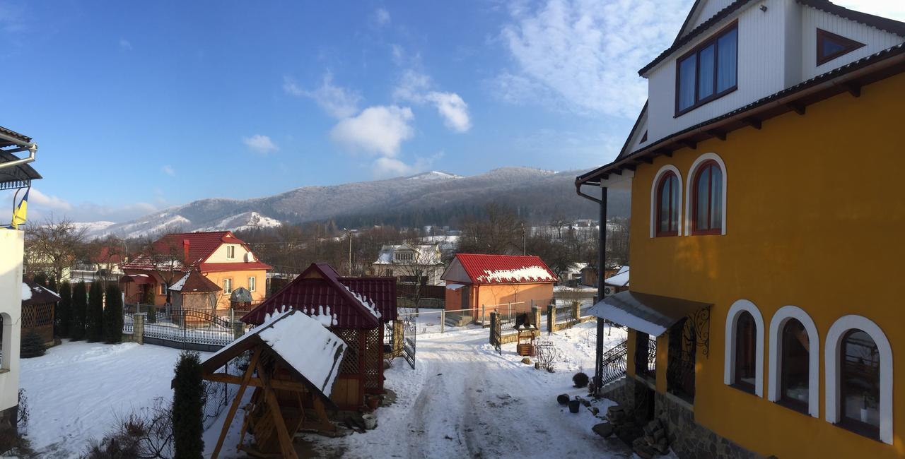 Guest House U Myrona Jaremtsje Buitenkant foto