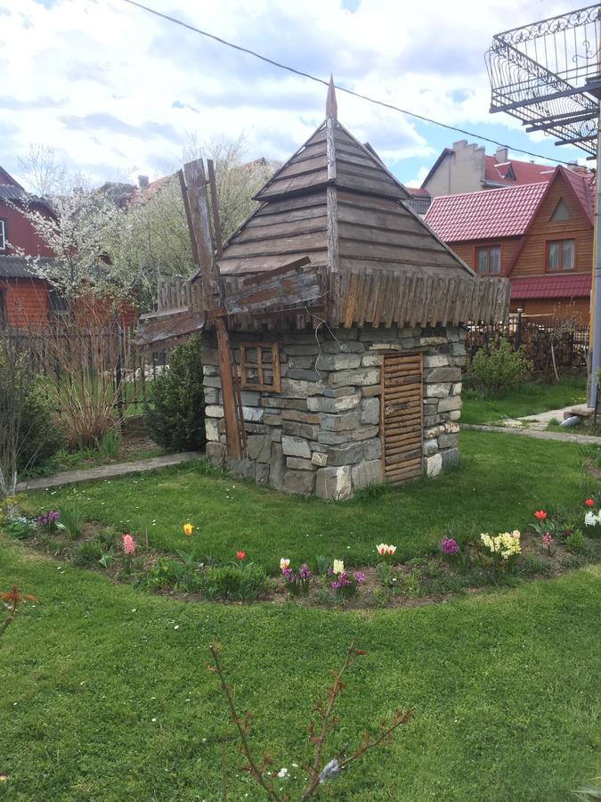 Guest House U Myrona Jaremtsje Buitenkant foto